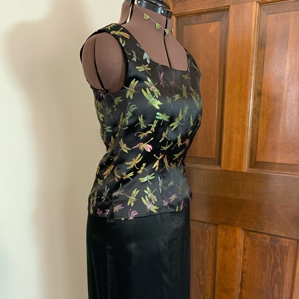 Iridescent Silk Sleeveless Dragonfly Blouse - Picture 2 of 11